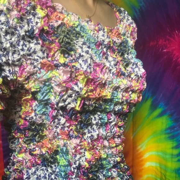 Colorful 90s Popcorn Shirt 🌈 - Picture 3 of 4